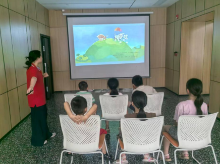 余干县新华书店举办《小精灵皮卡西》故事分享会