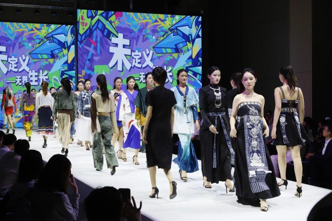 时尚震撼，山东服装职业学院服装专业2025届毕业设计暨企业服装品牌发布会精彩上演！