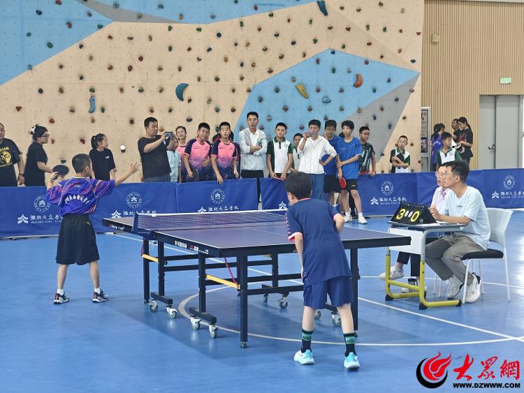 2025年潍坊滨海区中小学体育联赛乒乓球比赛举行