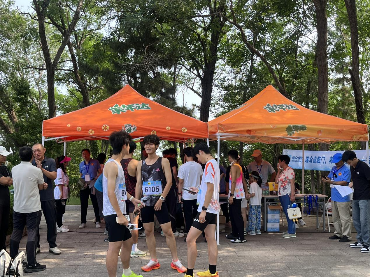 烟台市第十五届全民健身运动会无线电测向与定向运动比赛在烟台山开幕