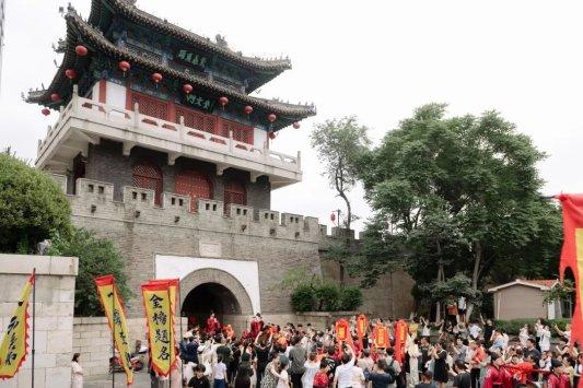 潍坊举办状元巡游文化活动