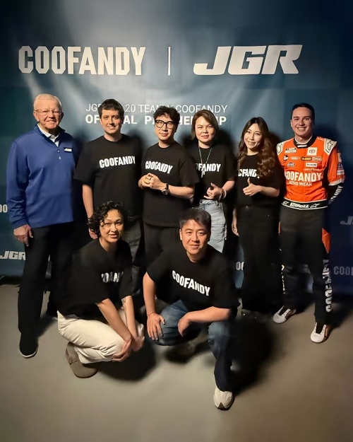 从赛道到衣橱：COOFANDY携手克里斯托弗·贝尔庆祝十周年，重新定义“Dress the Win”