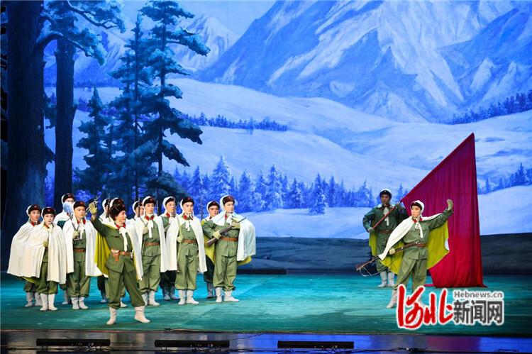 现代京剧《智取威虎山》在河北省艺术中心演出