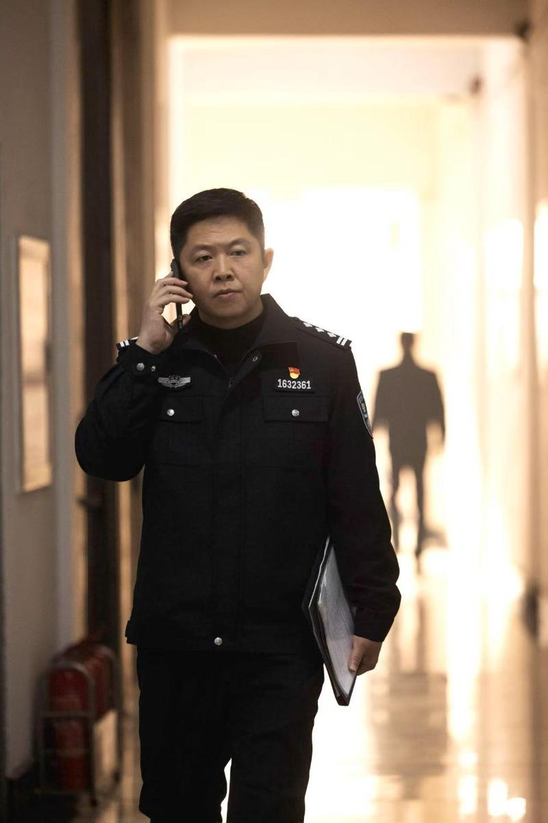 《以法之名》中上演“递U盘”名场面 林鹏：和张译演对手戏很有默契
