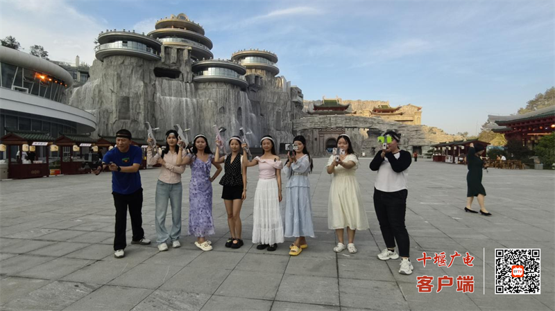 “武当一梦”国潮电竞派对启幕：沉浸式武侠秘境融合电竞对决，激战未来战场！