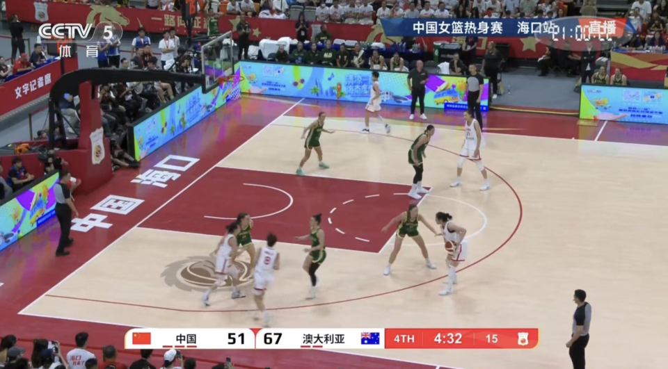 女篮热身赛|张子宇缺阵影响大，中国队63：76不敌澳大利亚