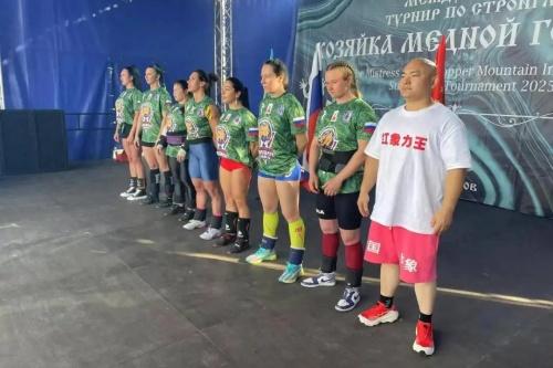 中国红象力王战队闪耀世界大力士赛场 斩获佳绩
