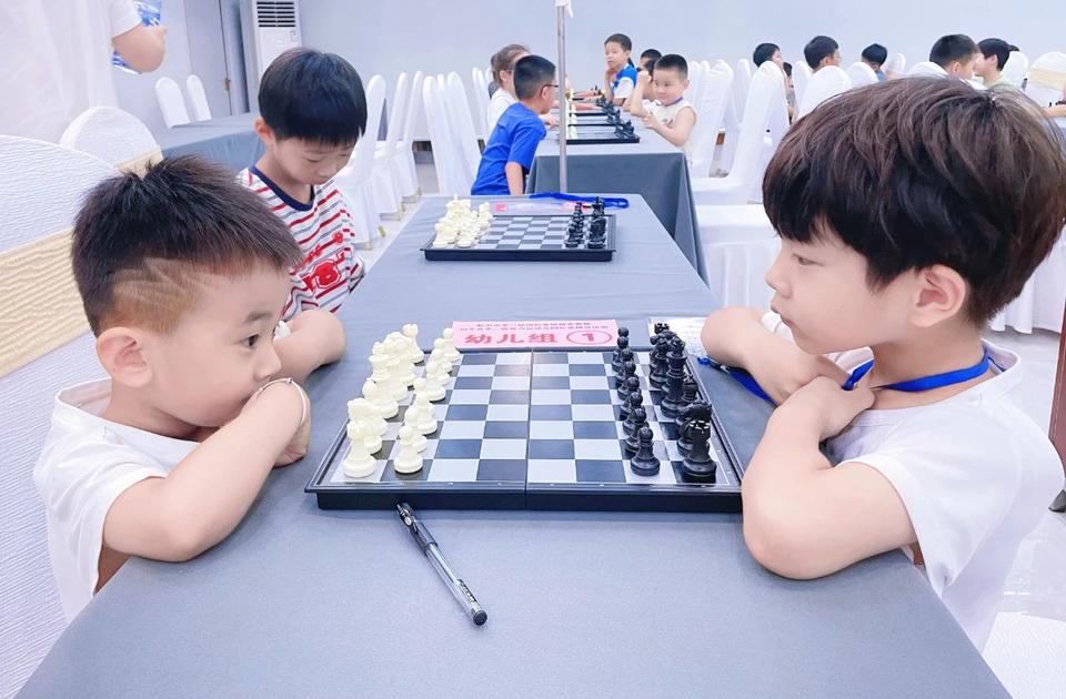 方寸棋盘展风采，临沂这场象棋赛事吸引200余名棋手参赛