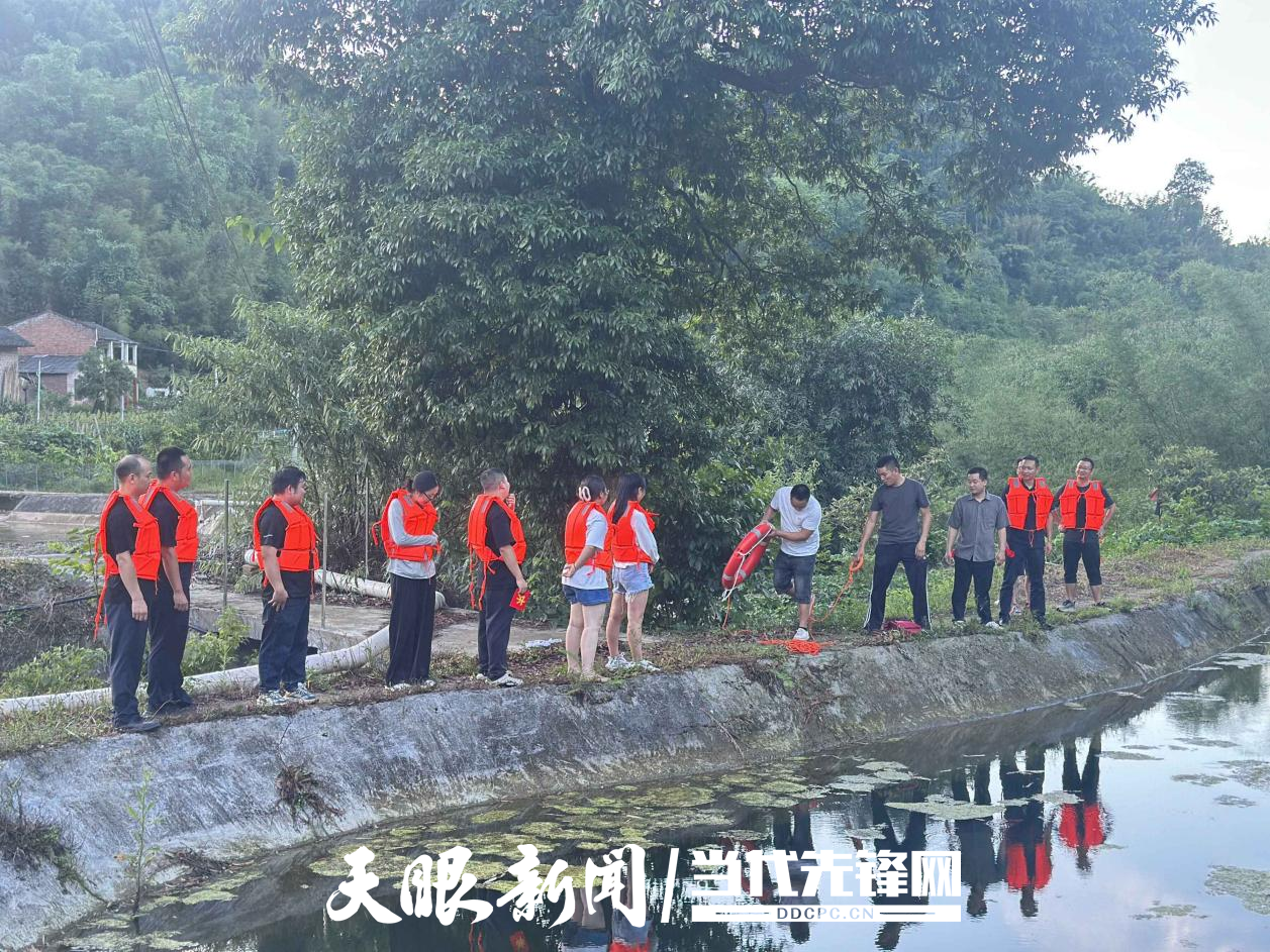 赤水市白云乡开展应急抗洪抢险“实战课”