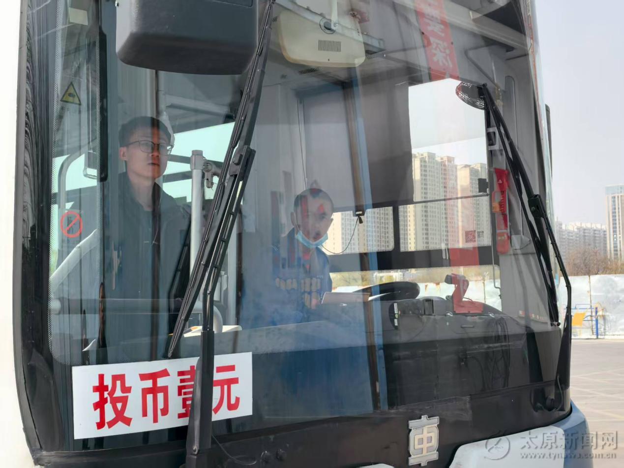 暴雨如何安全行车 专业人士支招应对