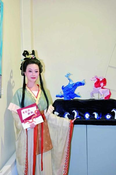 惊艳法国！折纸《五马渡》，“奔腾”凡尔赛