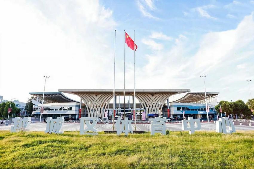 “越体育 越幸福 体育嘉年华” 2025中国·越城体育文化艺术展演盛大启幕