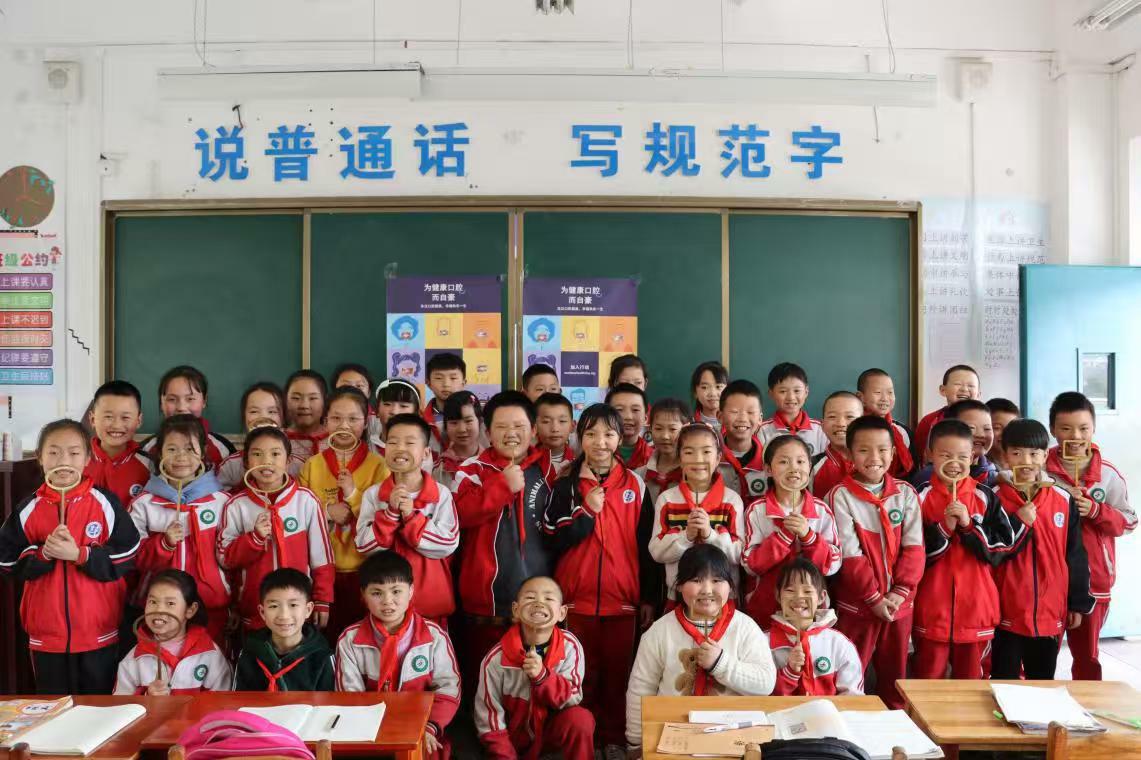 健康向黔·医者仁心 —— 群众身边医卫工作者故事 贵阳市口腔医院口腔预防科：我们守护的不仅是牙齿，更是群众的自信微笑