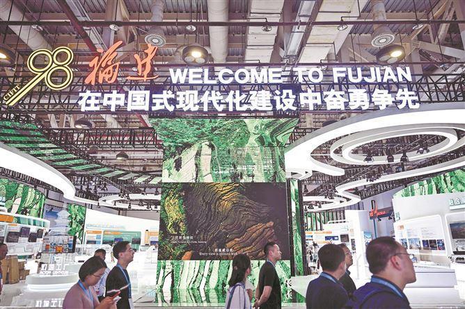 记者探馆：前沿科技摆上台 特色优势亮出来