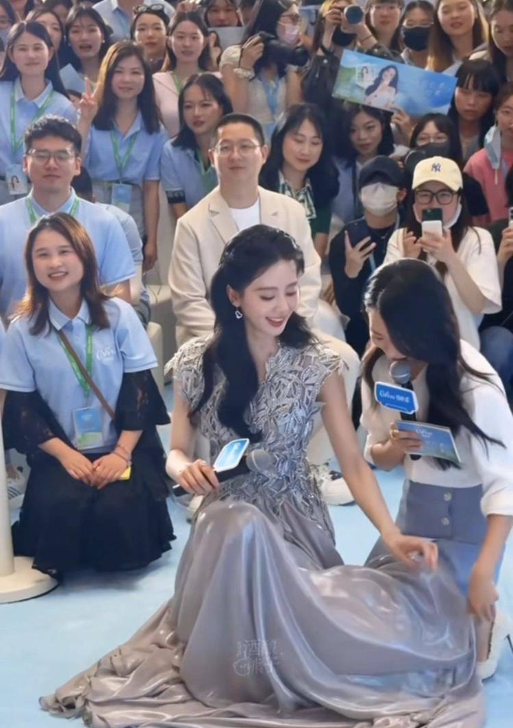 “女性的裙摆也可以保护女性”！刘诗诗暖心善举尽显女性力量
