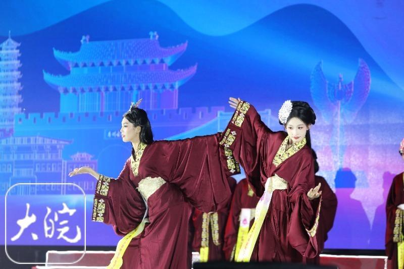 古韵与时尚相遇， “世旅赛”佳丽向世界推介千年古城寿县