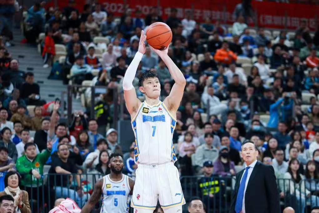 一纸合约可否筑万里鹏程？曾凡博签约篮网，有望出战NBA中国赛