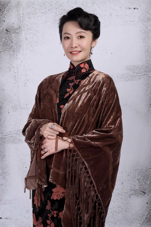 杨斯《沉默的荣耀》表现亮眼 演技精湛塑造鲜活窦太太