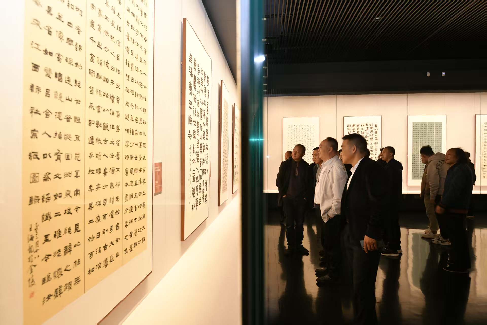 千年汉碑“活”了！一场隶书展，如何让中原大地与两汉大唐倾谈？