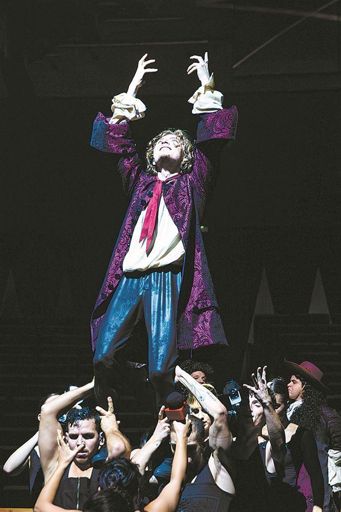 法语原版音乐剧《莫里哀》首登鹭