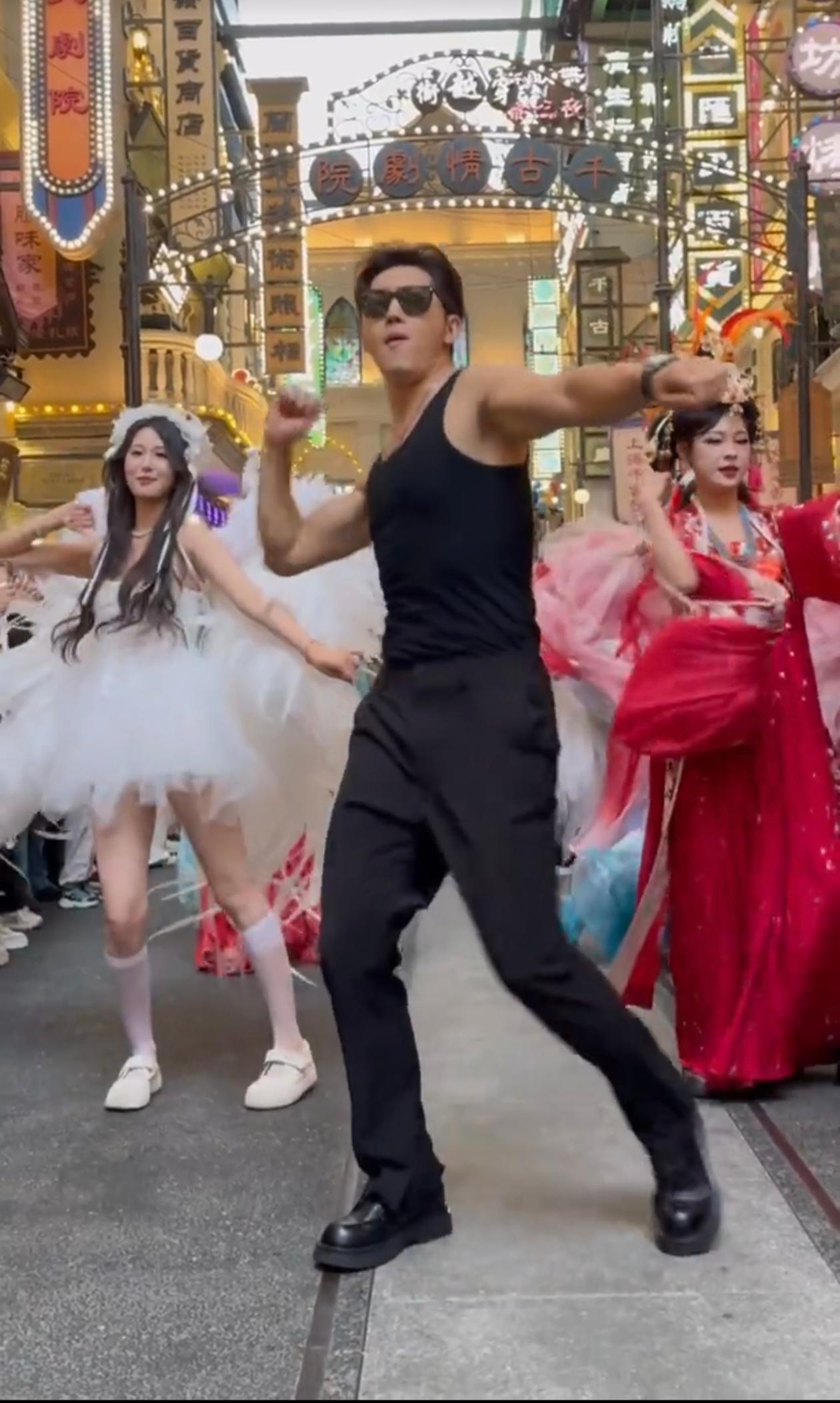 演员史元庭回应景区打工：被列入“景区再就业四大天王”倍感荣幸，因工作焦虑失眠10年