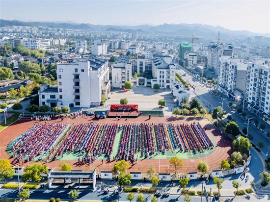 婺源县紫阳第六小学举办第十届合唱节