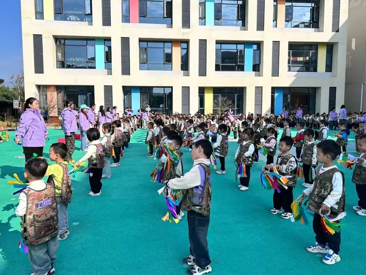 阳光早操 活力无限——上饶市广信区罗桥街道中心幼儿园举行早操展示活动