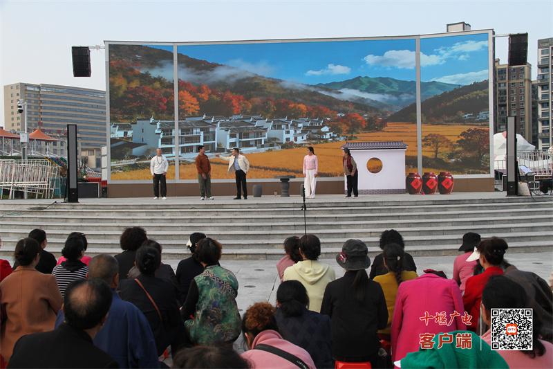 房县：郧剧小戏《清风宴》成功首演