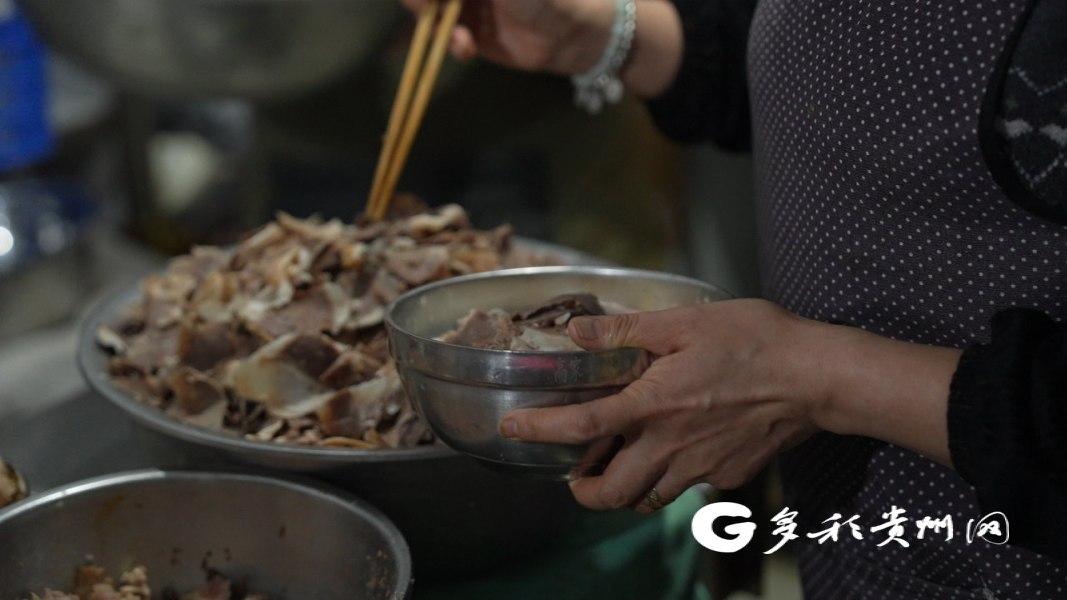 立冬时节至 羊肉粉馆暖意浓 播州市民纷至沓来品暖食迎寒冬