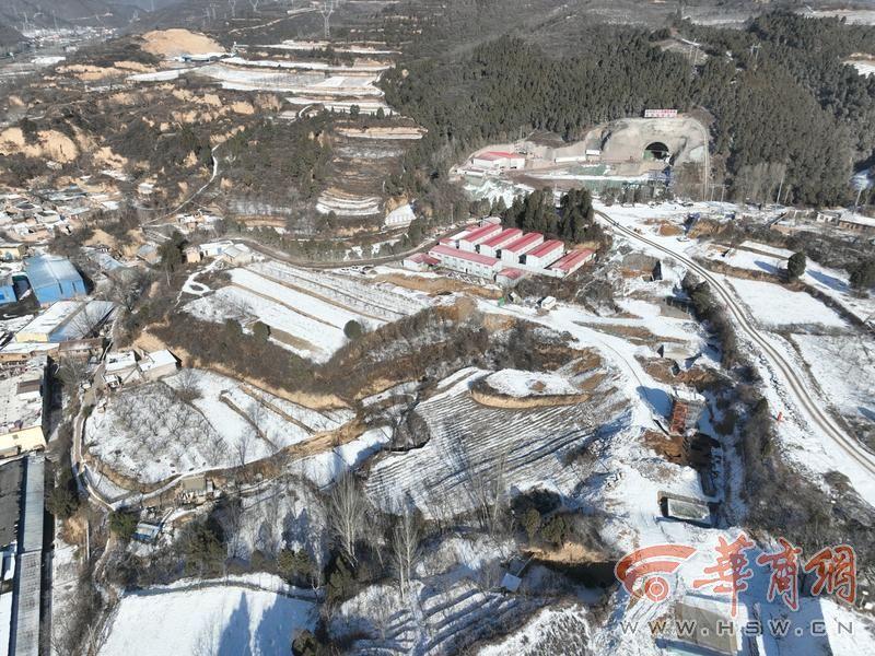 这把壶 你猜猜是什么材质的？