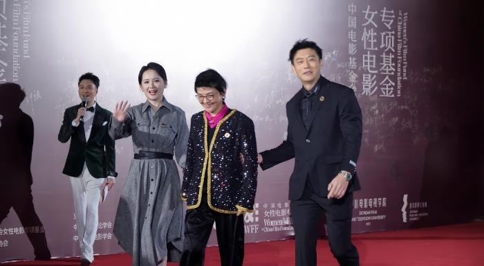 演员邓莎谈演艺生涯高光角色“薛宝钗”：她是我心中的“大女主”