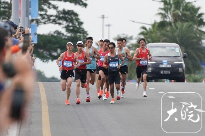 何杰为宁夏夺首金 安徽吴向东全运会马拉松摘铜