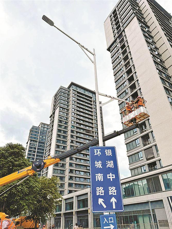 同集路（印斗路-天马路）等路段老旧高压钠灯换为节能LED灯