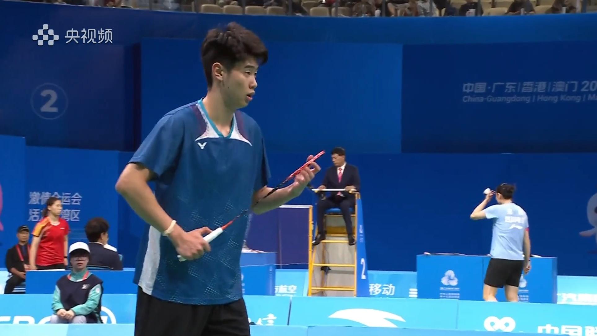 董天尧不敌翁泓阳，将争夺羽毛球男单铜牌