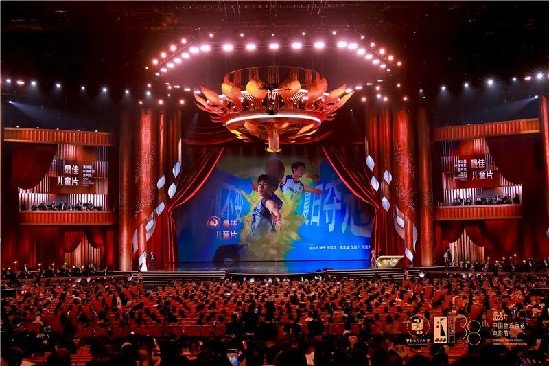 坚守梦想，总有人会把球传到你手里