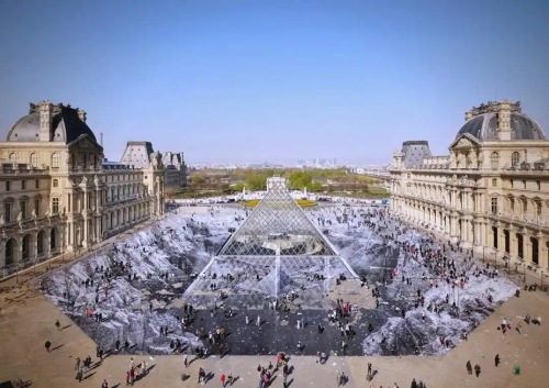 JR个展《万花筒》的回望 -- 邱思婷足尖轻点，舞动开幕展