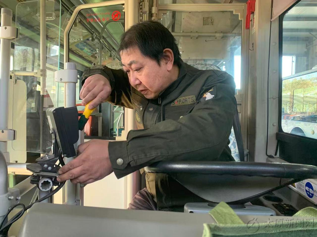 寒潮来袭“公交医生”筑牢出行防线