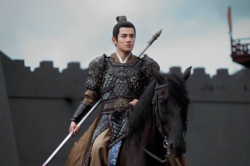 《凤凰台上》热播 卫然英武少年将军角色上线