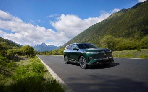 车身架构扎实 + 空间拓展性强，20 万左右新能源六座 SUV 家用适配