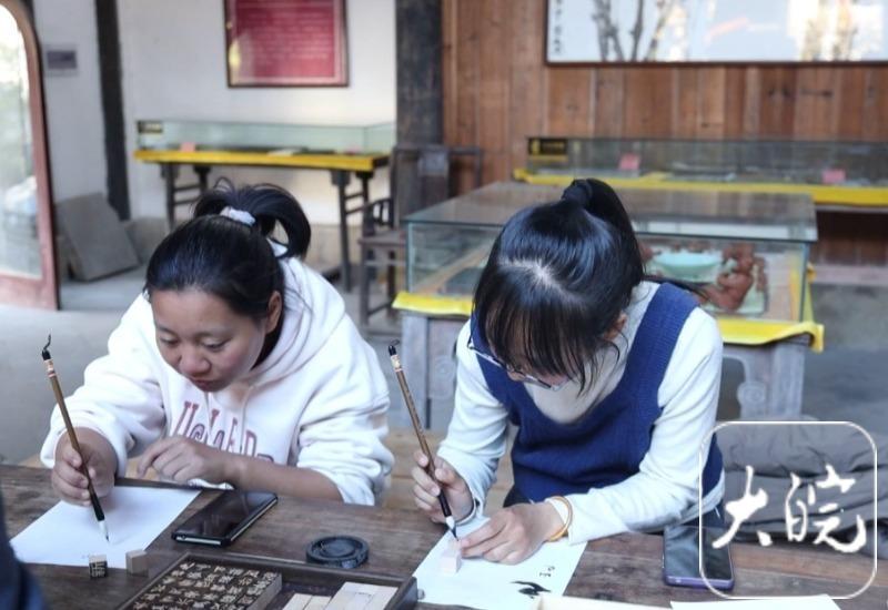 姚斌：方寸刻春秋 汉字续墨香