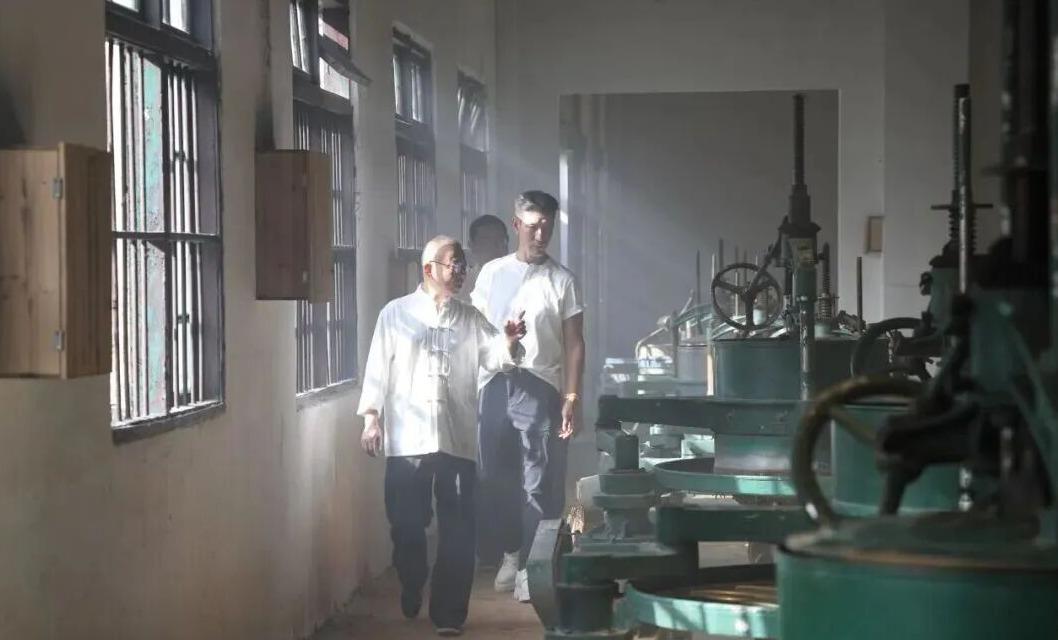 演员蒲巴甲祁门“拜师”，助力非遗红茶传承