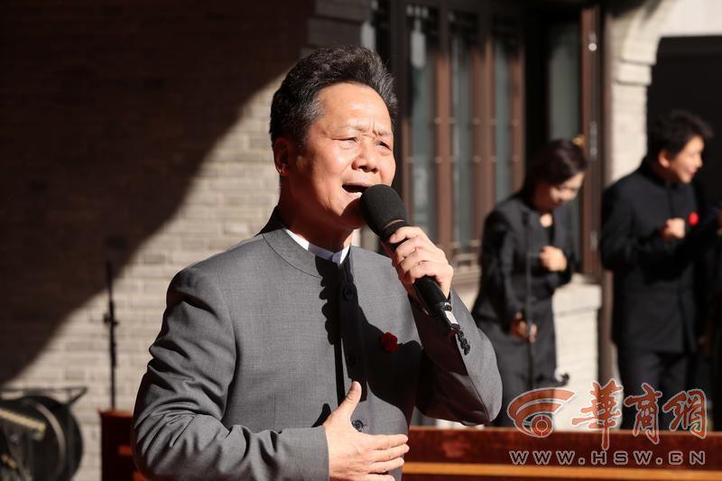 李小锋：退休了 把秦腔唱到更远的地方去！