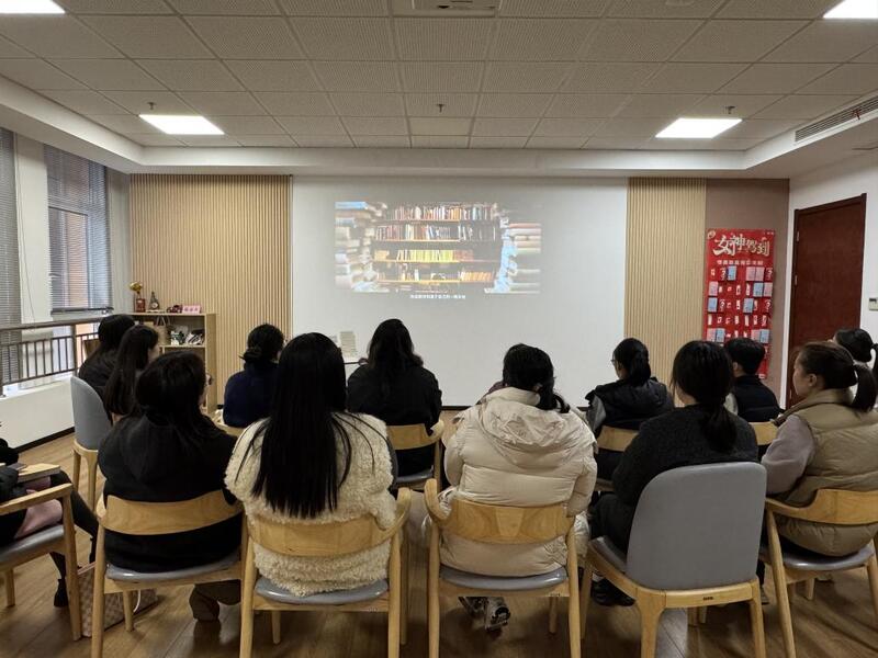 启东市惠萍镇：“浸润书香・共品经典”让文字温暖时光