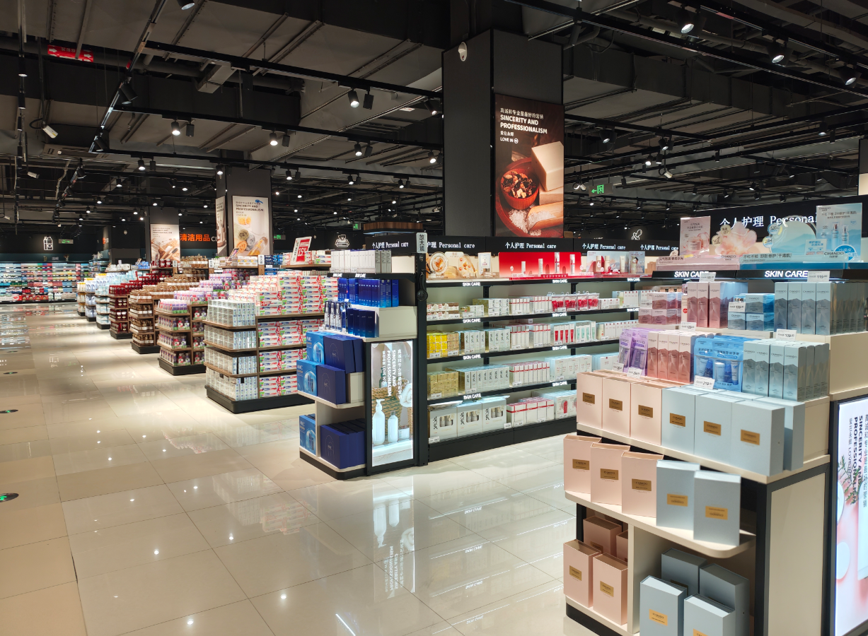 永辉超市“胖东来模式”盐城二店试营业，双店联动打造品质消费新体验