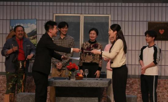 国家艺术基金资助项目《小六来了》“回家”了