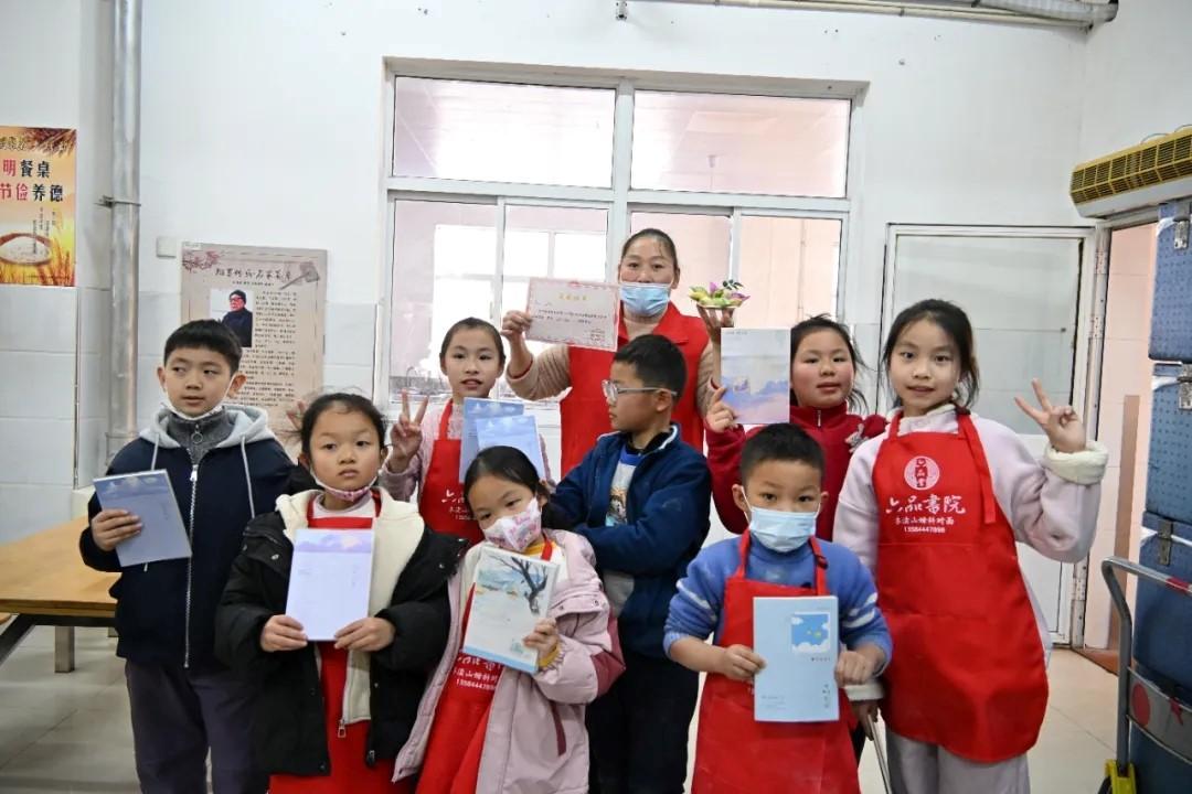 包饺子、拼水果！南行实小“冬至家校联谊”打造温情成长记忆